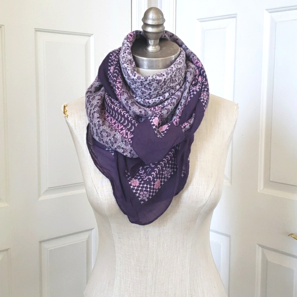 Vintage PASSIGATTI Italian Designer Scarf • Purple Pink Navy Floral Square Wrap - Picture 4 of 13